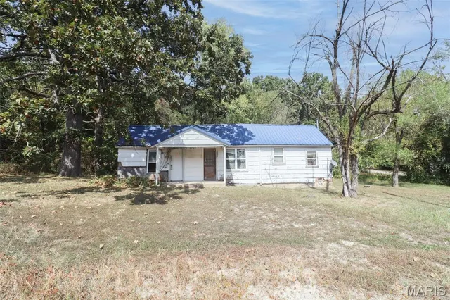 $27,900 | 602 West 6th Street, Dixon, MO 65459