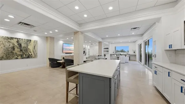 $575,000 | 4822 Ocean Boulevard, Unit 10E, Sarasota, FL 34242