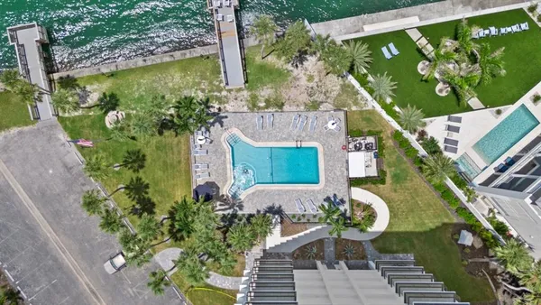 $575,000 | 4822 Ocean Boulevard, Unit 10E, Sarasota, FL 34242