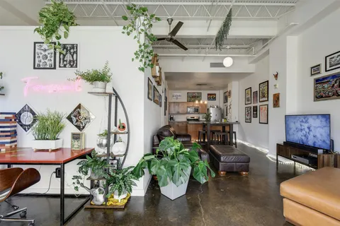 $358,500 | 2401 East 6th Street, Unit 5068, Austin, TX 78702