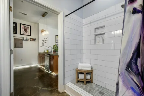 $365,000 | 2401 East 6th Street, Unit 5068, Austin, TX 78702