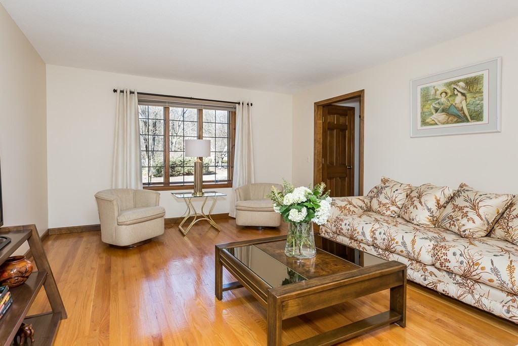 65 Quinnehtuk Road Longmeadow, MA 01106 - Photo 8 of 30