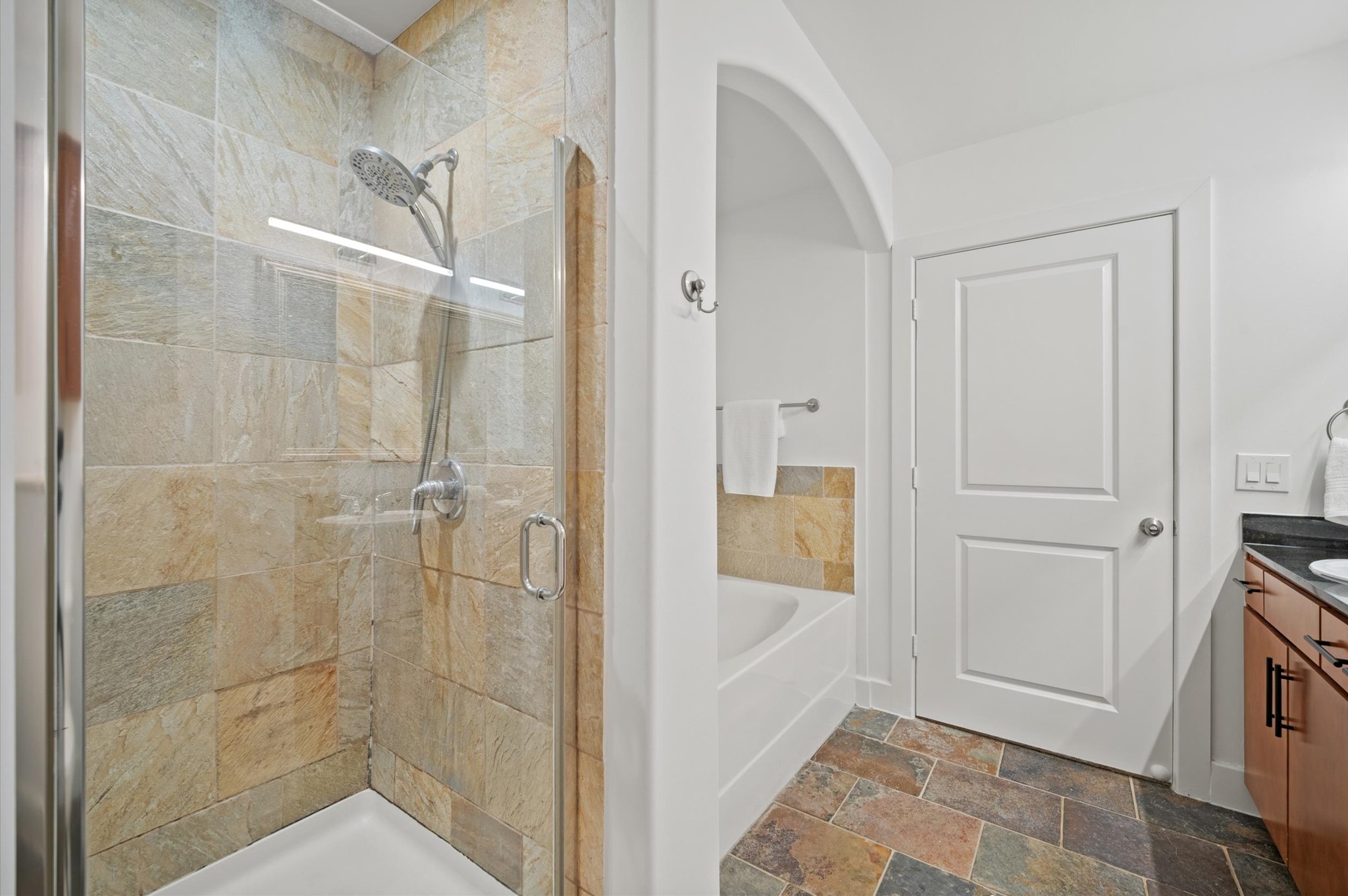 1901 Post Oak Boulevard, Unit 204 Houston, TX 77056 - Photo 31 of 36