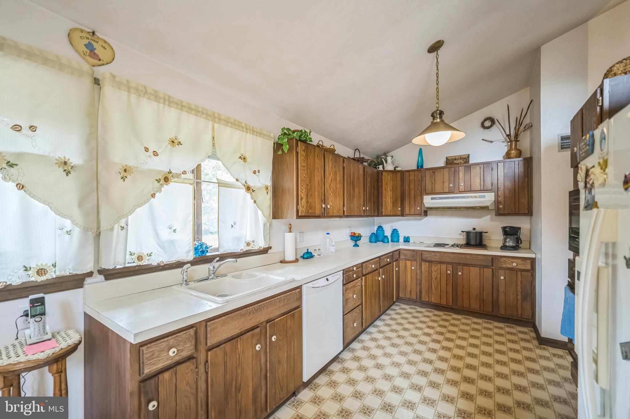 215 Skyline Drive Reading, PA 19606 - Photo 14 of 32