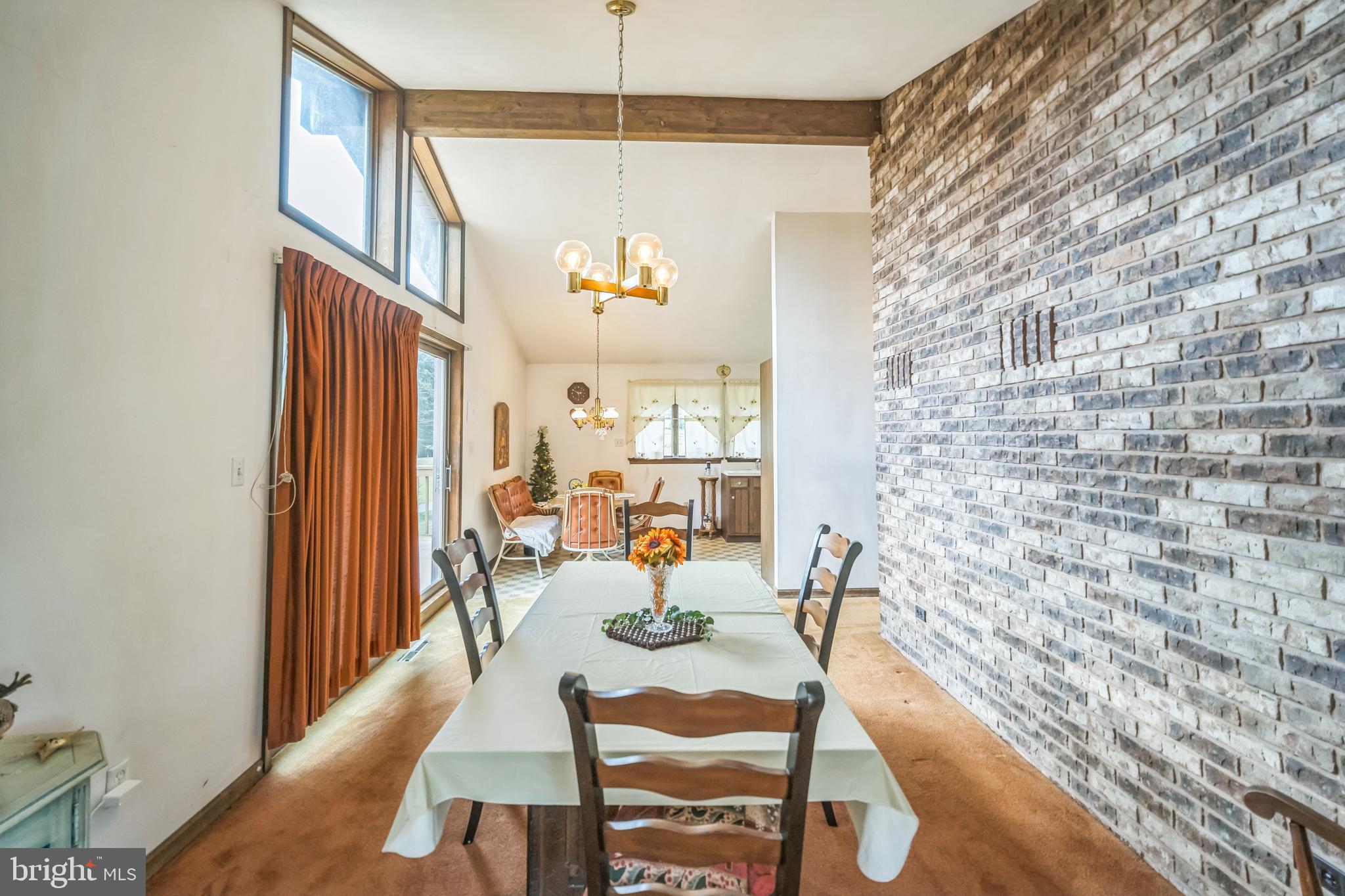 215 Skyline Drive Reading, PA 19606 - Photo 10 of 32