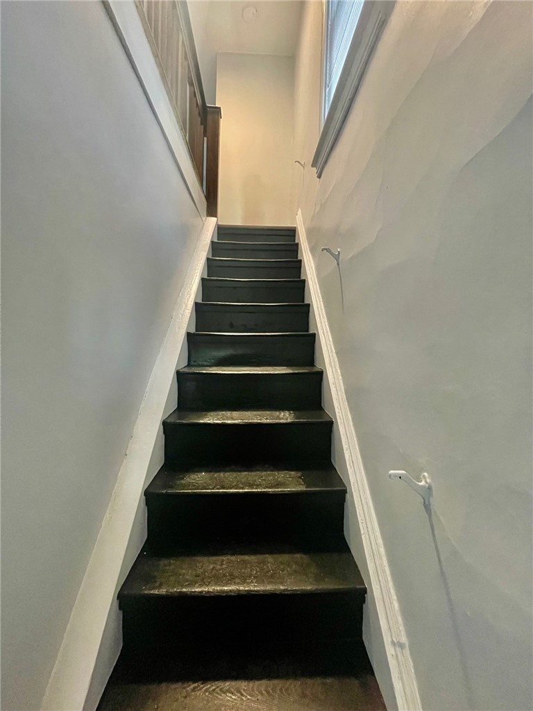 223 East Filbert Street East Rochester, NY 14445 - Photo 29 of 46 Staircase