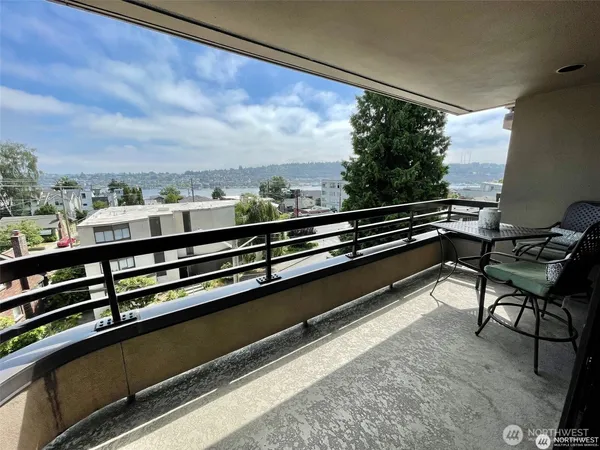 $3,500 | 700 Crockett Street, Unit 204, Seattle, WA 98109