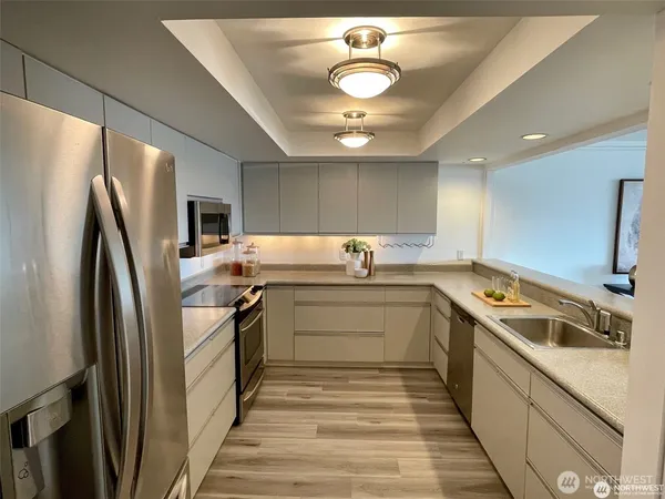 $3,500 | 700 Crockett Street, Unit 204, Seattle, WA 98109