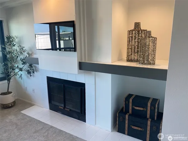 $3,500 | 700 Crockett Street, Unit 204, Seattle, WA 98109