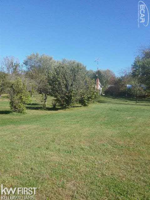 5189 Jackson Road Flint, MI 48506 - Photo 31 of 35 20450792-30.JPG
