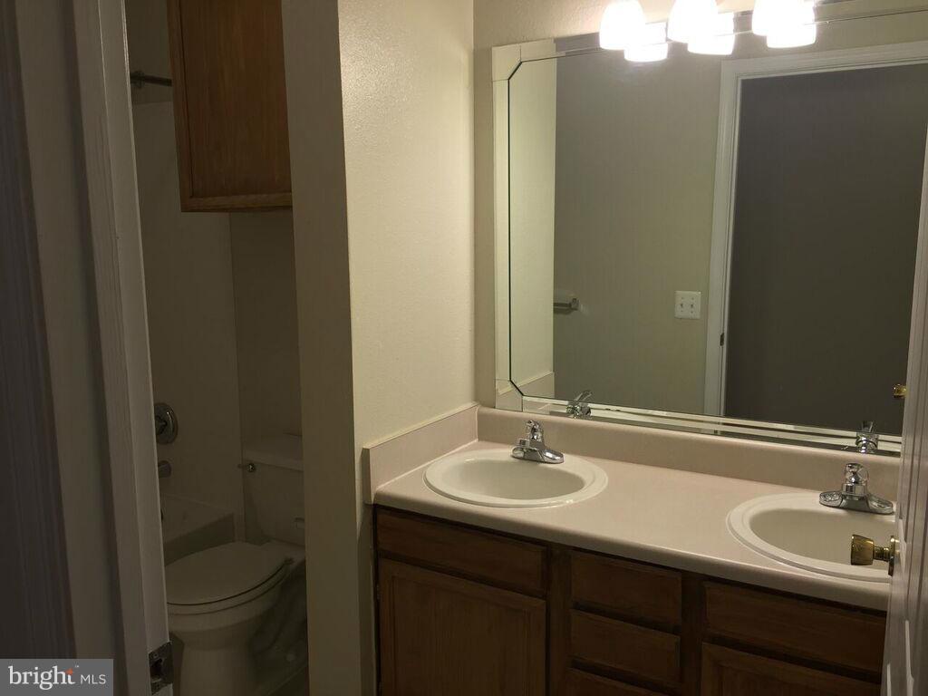 1530 Spring Gate Dr., Unit 9411 McLean, VA 22102 - Photo 19 of 22 Bath
