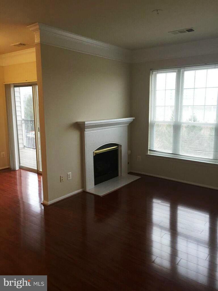 1530 Spring Gate Dr., Unit 9411 McLean, VA 22102 - Photo 6 of 22 Living Room