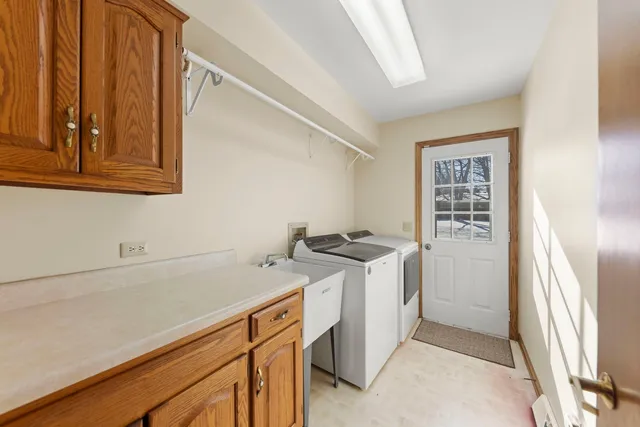 $335,000 | 524 Meadow Lane, Beecher, IL 60401