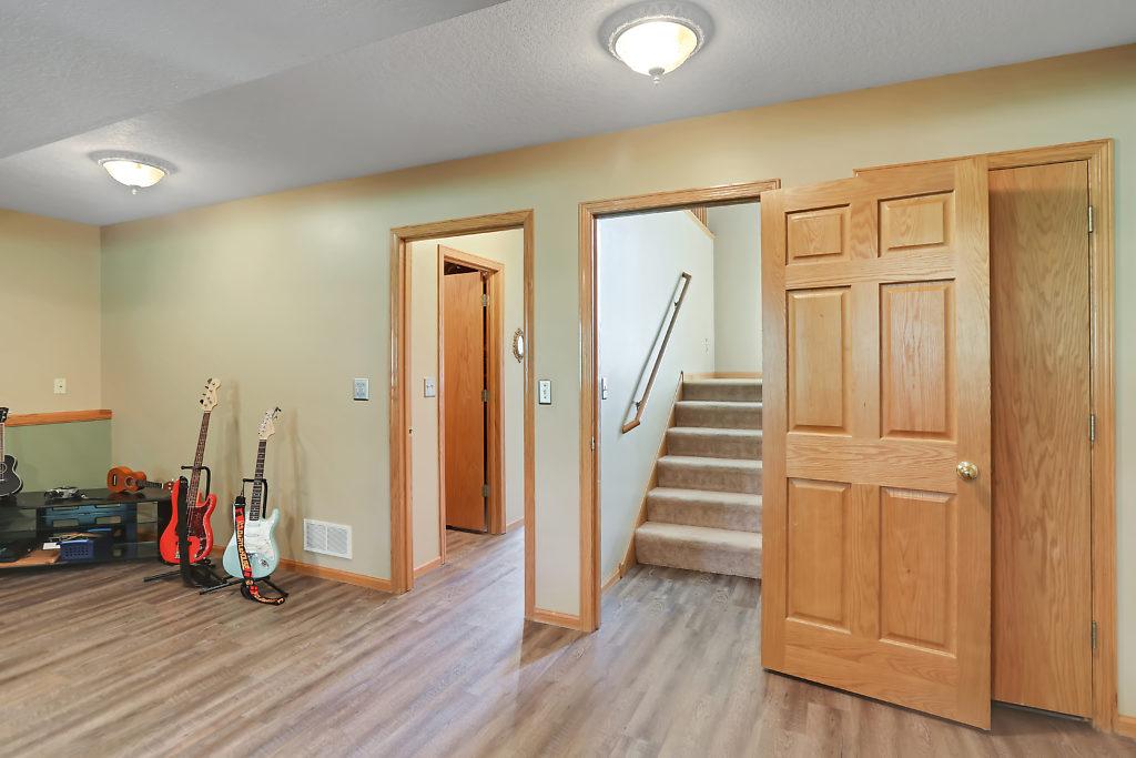 139 Linden Road Prescott, WI 54021 - Photo 17 of 27 Gallery Image 17