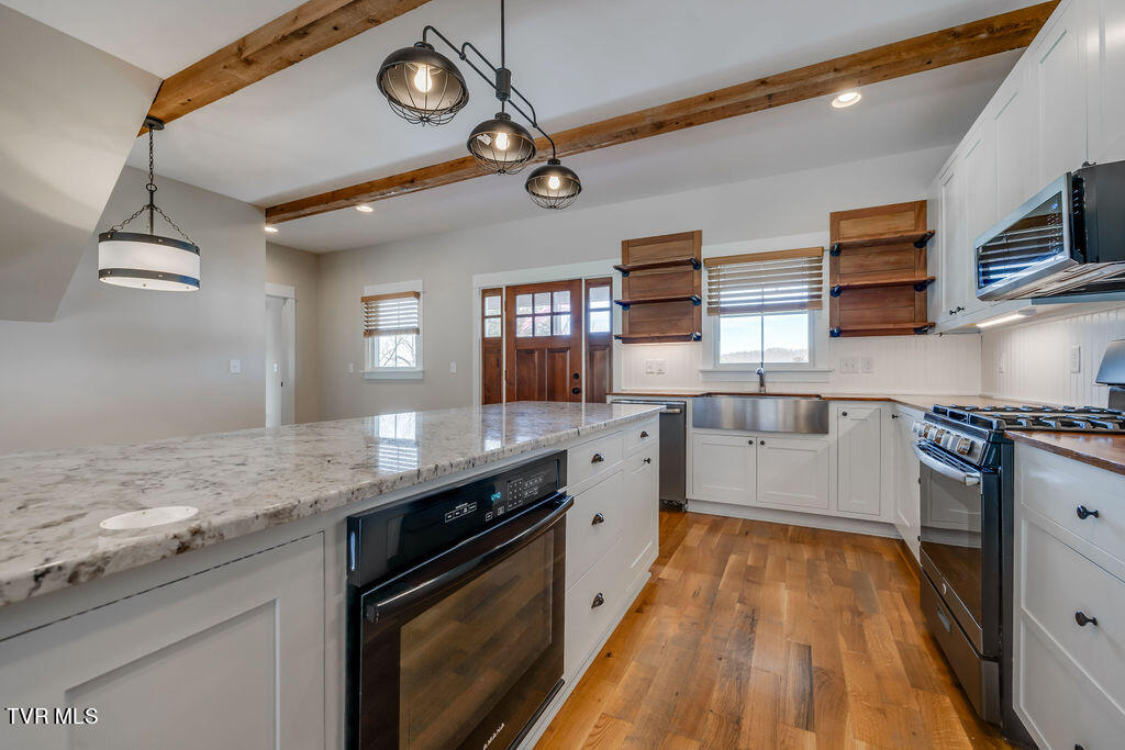 259 Bill Bennett Road Johnson City, TN 37604 - Photo 11 of 61 011