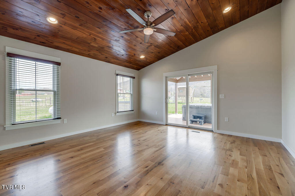 259 Bill Bennett Road Johnson City, TN 37604 - Photo 22 of 61 022