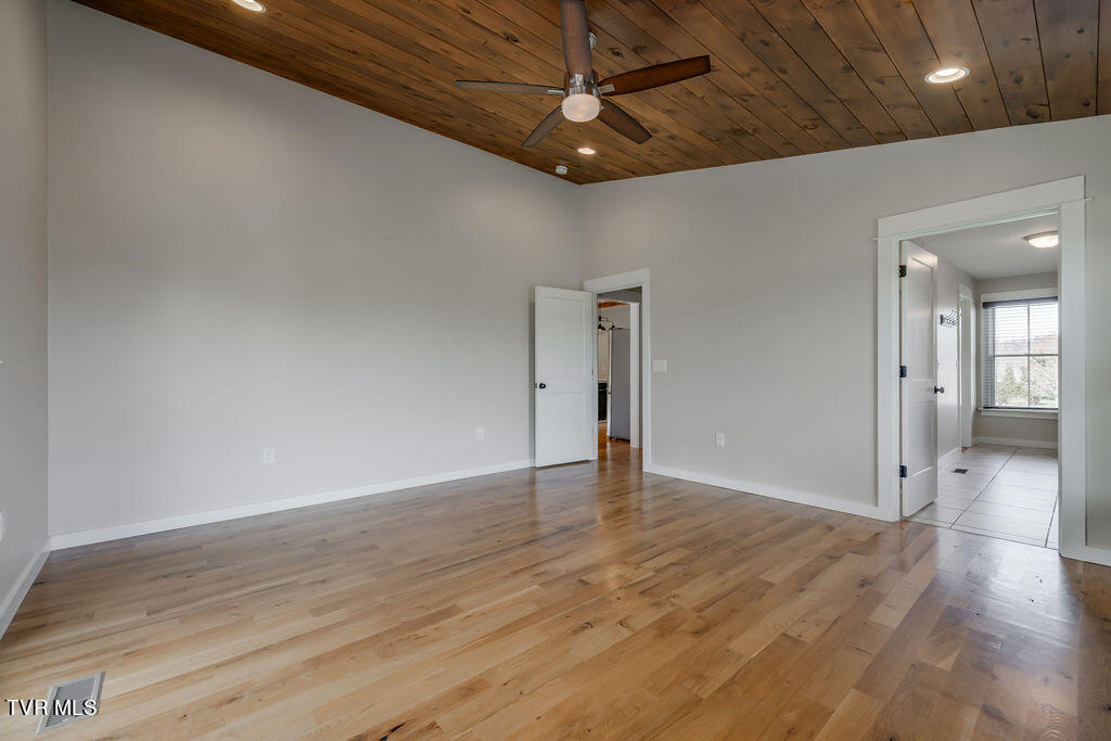 259 Bill Bennett Road Johnson City, TN 37604 - Photo 24 of 61 024