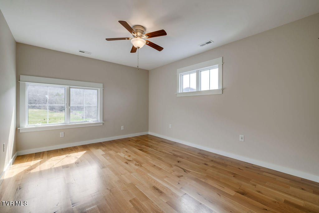 259 Bill Bennett Road Johnson City, TN 37604 - Photo 35 of 61 035