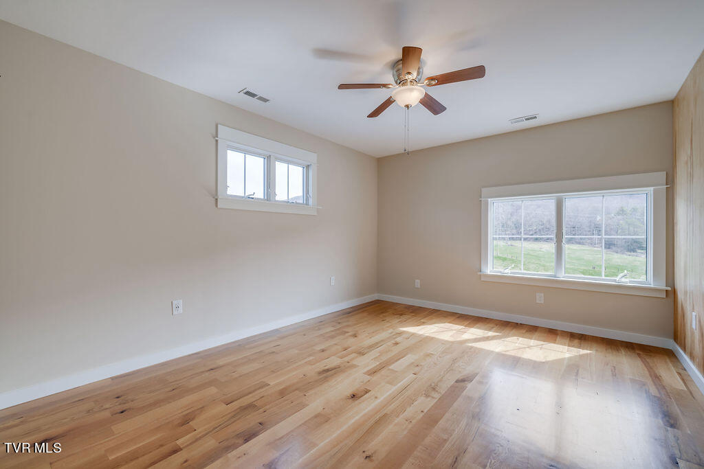 259 Bill Bennett Road Johnson City, TN 37604 - Photo 38 of 61 038