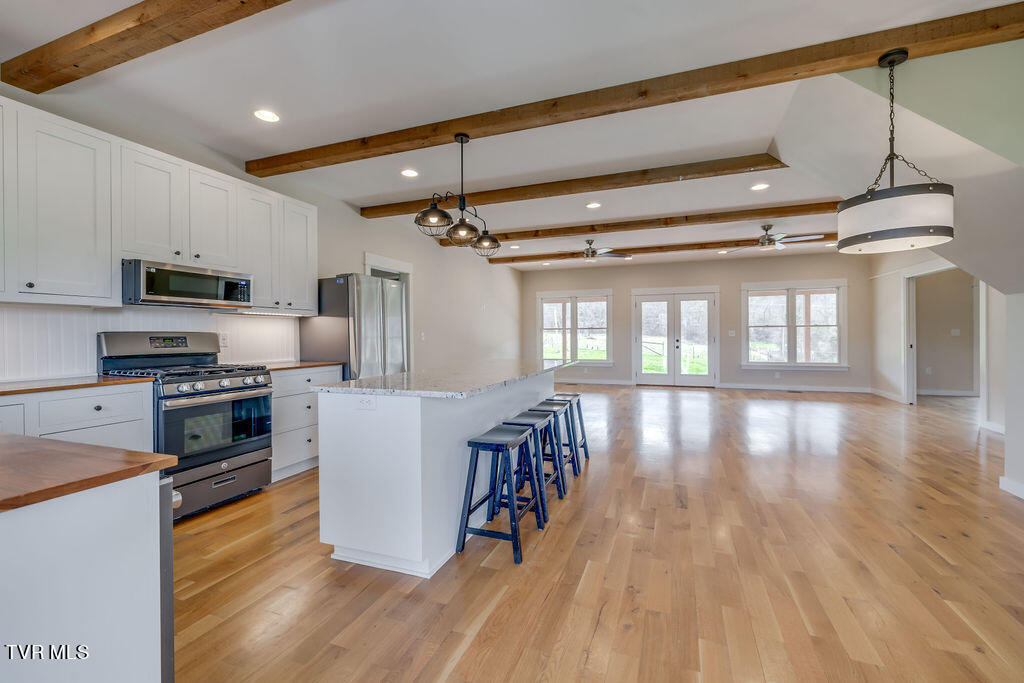 259 Bill Bennett Road Johnson City, TN 37604 - Photo 6 of 61 006