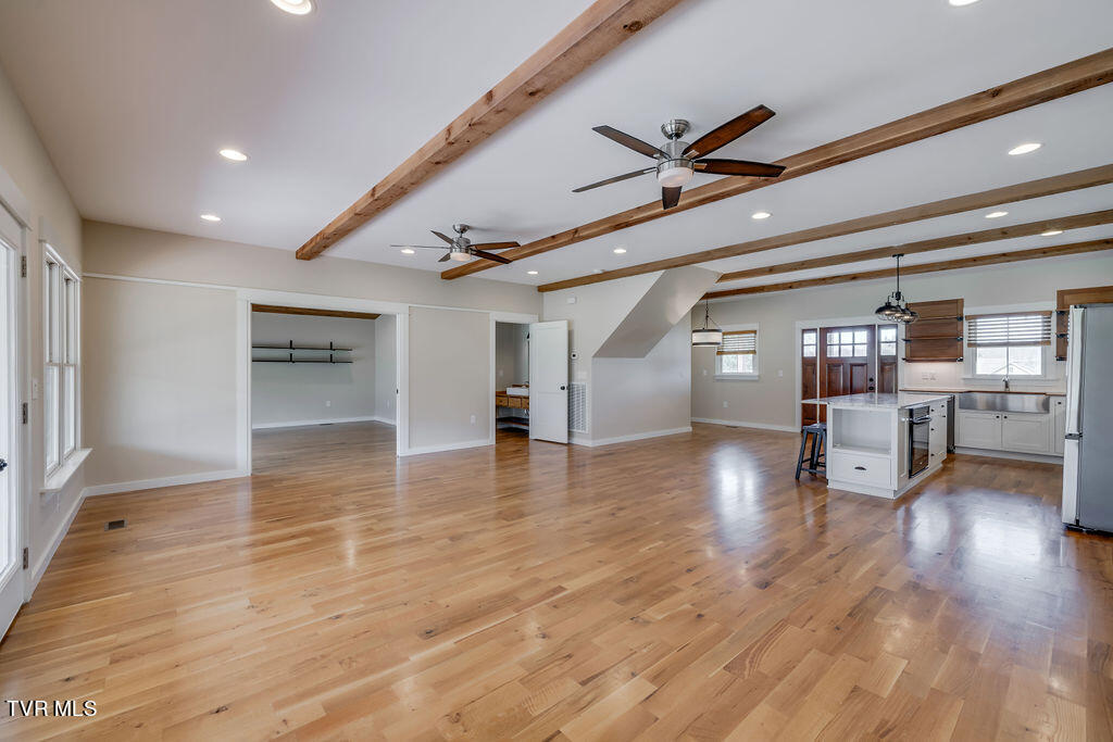 259 Bill Bennett Road Johnson City, TN 37604 - Photo 10 of 61 010