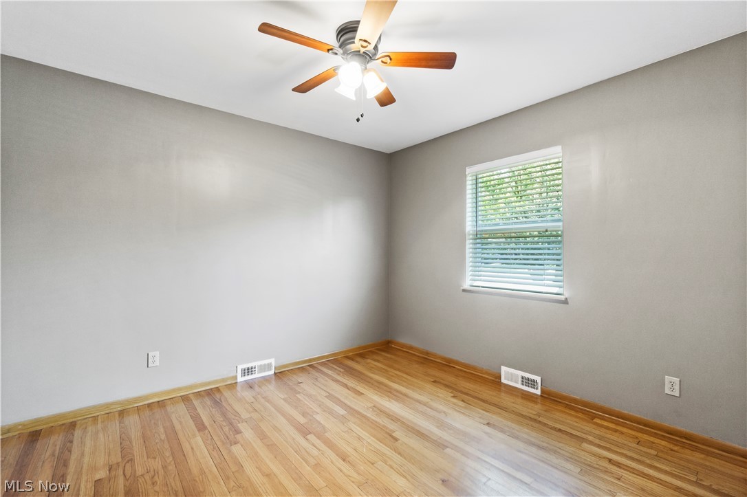 1112 Orchardview Road Cleveland, OH 44134 - Photo 14 of 24