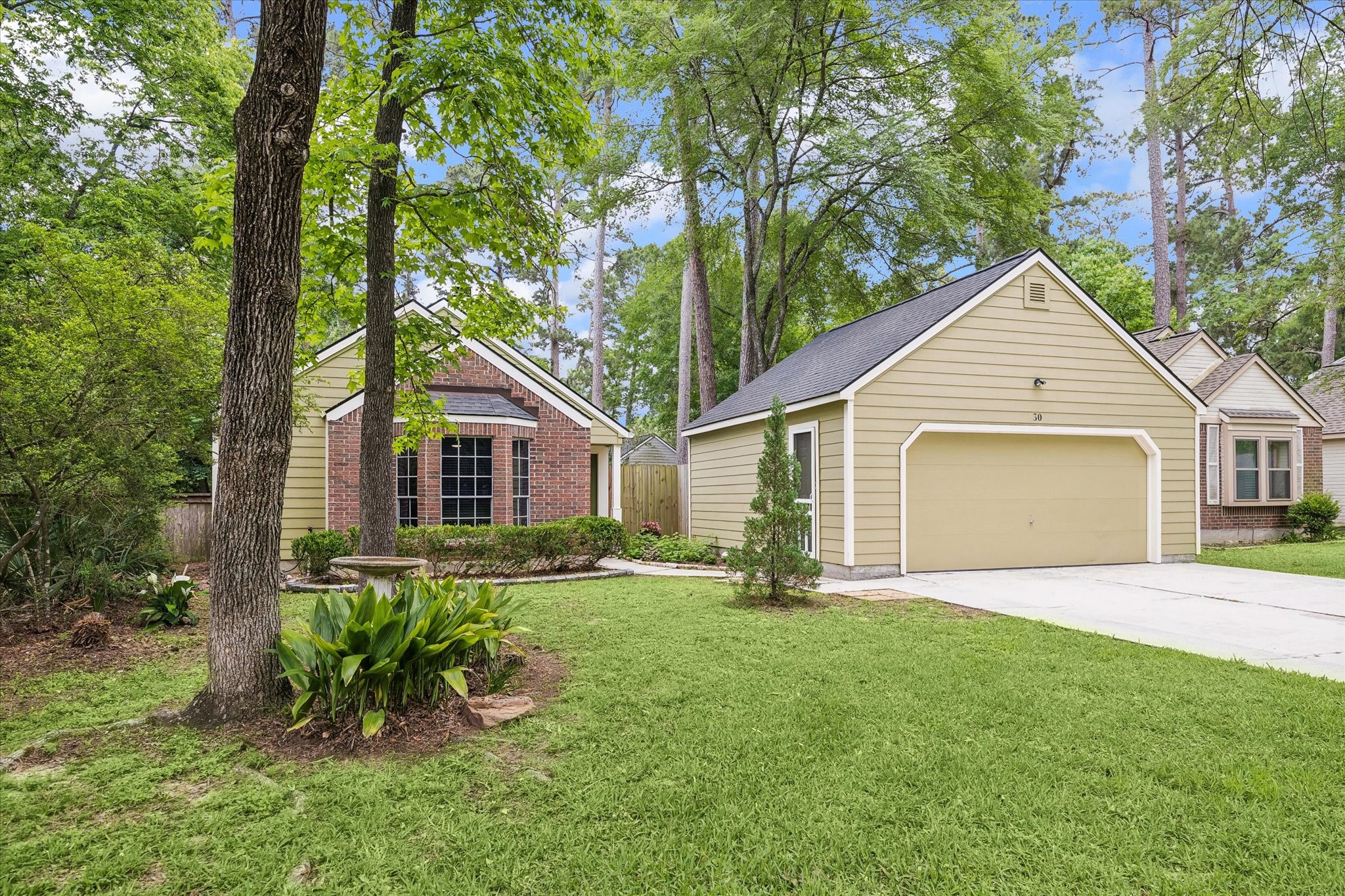 30 Camberwell Court The Woodlands, TX 77380 - Photo 1 of 26