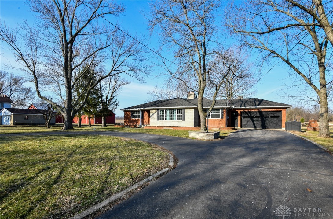 475 South Fuls Road New Lebanon, OH 45345 - Photo 2 of 61 Gallery Image 2