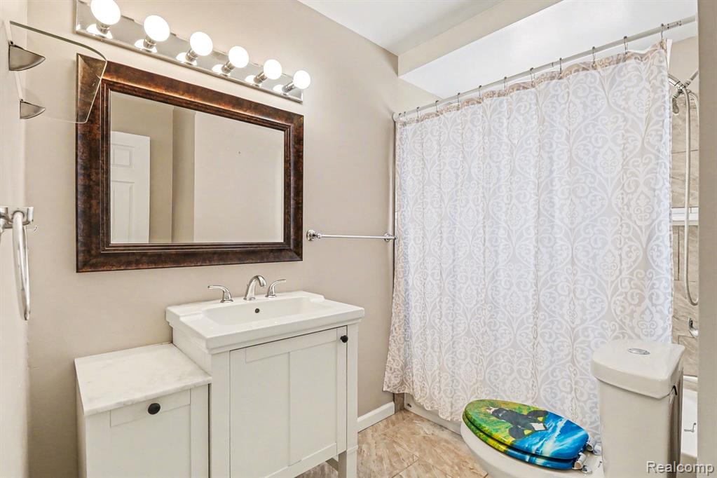 205 Gerst Road Leonard, MI 48367 - Photo 17 of 23