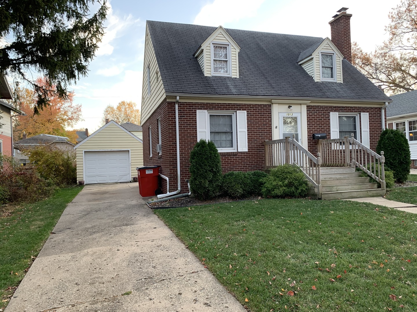 1013 West Daniel Street Champaign, IL 61821 - Photo 1 of 3
