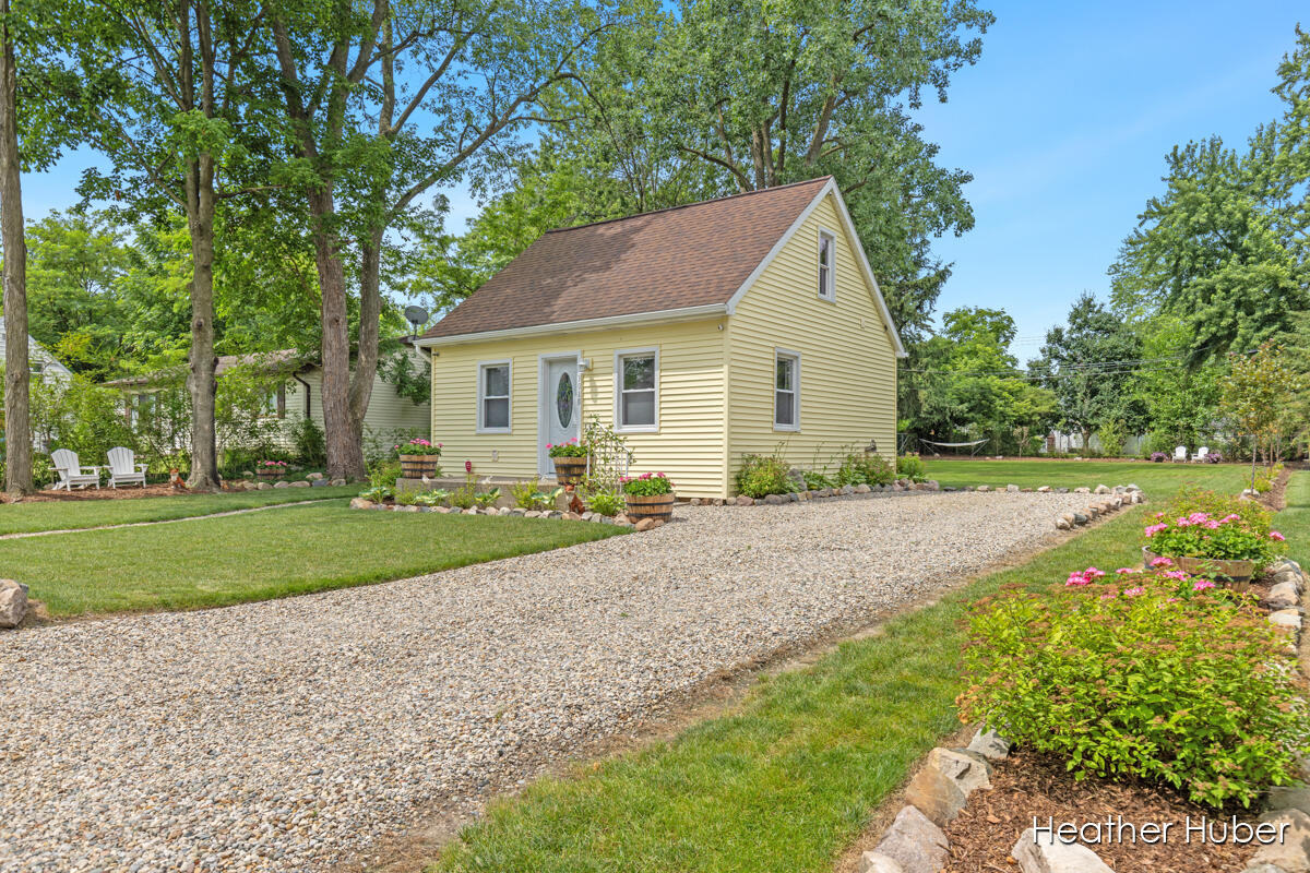 3018 Ingham Street Lansing, MI 48911 - Photo 3 of 23 IMG_1002