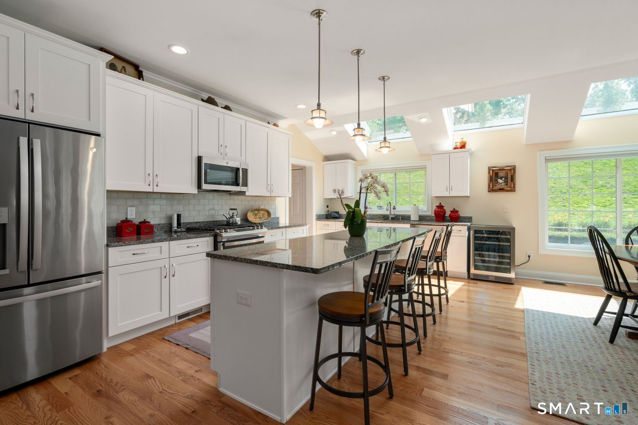 12 Stratford Road West Hartford, CT 06117 - Photo 9 of 40