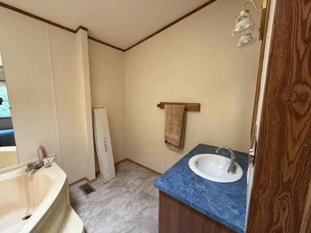 $169,000 | 21641 Lake Drive, Evart, MI 49631