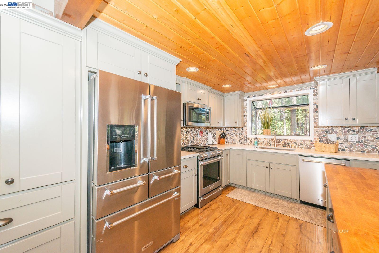 111 Lakeview Drive Trinity Center, CA 96091 - Photo 13 of 46