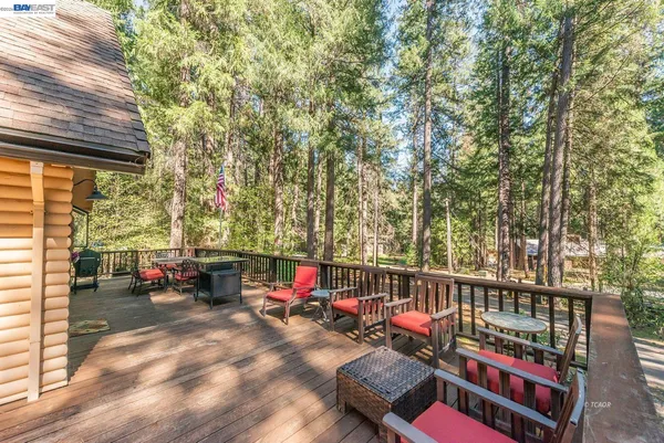 $385,000 | 111 Lakeview Drive, Trinity Center, CA 96091