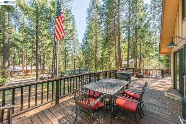 $385,000 | 111 Lakeview Drive, Trinity Center, CA 96091