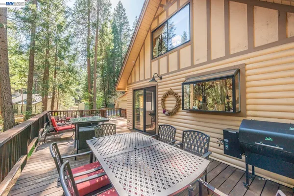 $385,000 | 111 Lakeview Drive, Trinity Center, CA 96091