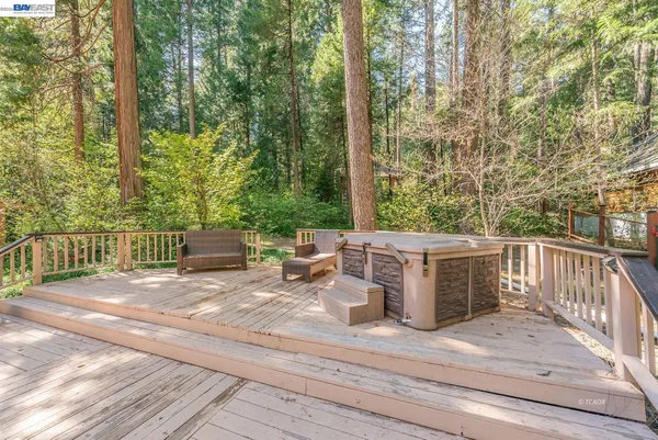$385,000 | 111 Lakeview Drive, Trinity Center, CA 96091