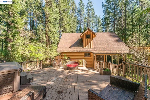 $385,000 | 111 Lakeview Drive, Trinity Center, CA 96091