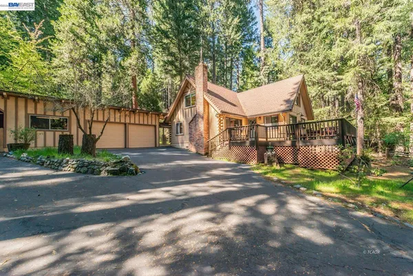 $385,000 | 111 Lakeview Drive, Trinity Center, CA 96091