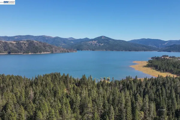 $385,000 | 111 Lakeview Drive, Trinity Center, CA 96091