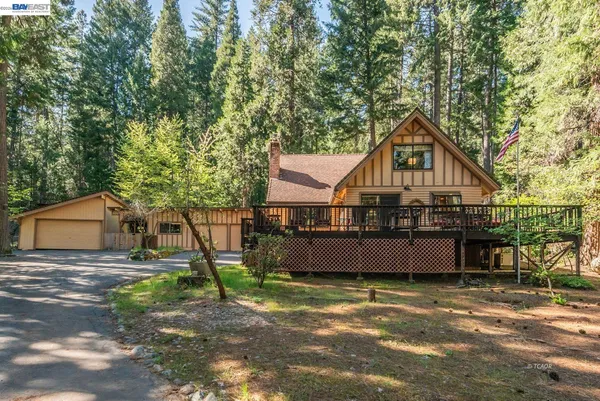 $385,000 | 111 Lakeview Drive, Trinity Center, CA 96091