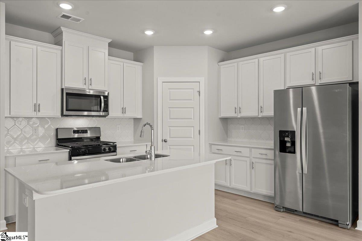 106 Madison Court Gray Court, SC 29645 - Photo 5 of 50