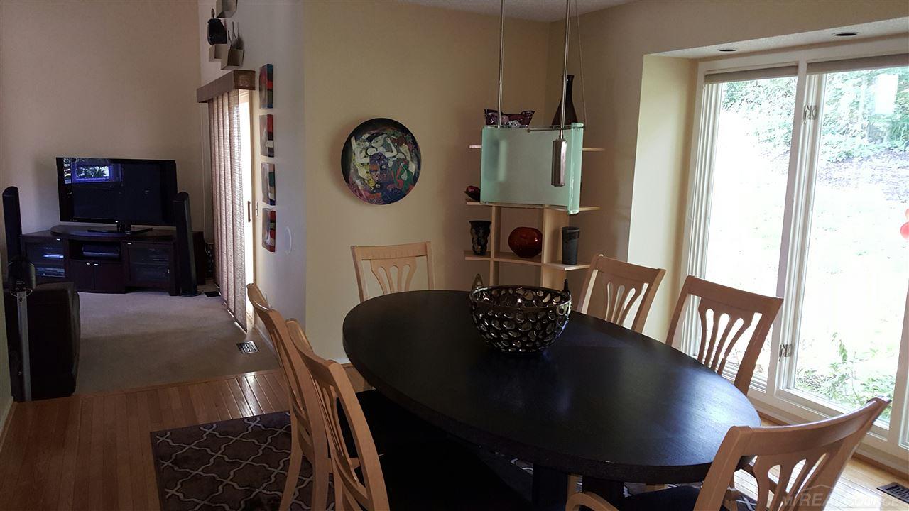 878 River Bend Drive Rochester, MI 48307 - Photo 3 of 10