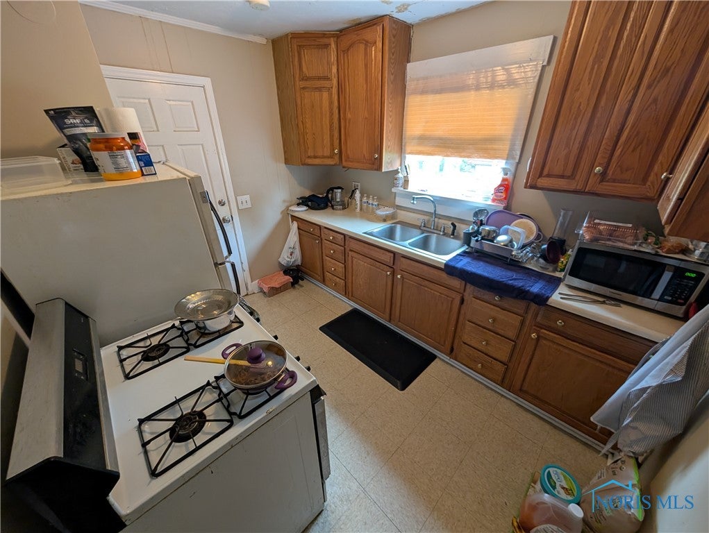 2146 Wyndhurst Road Toledo, OH 43607 - Photo 13 of 31 Gallery Image 13