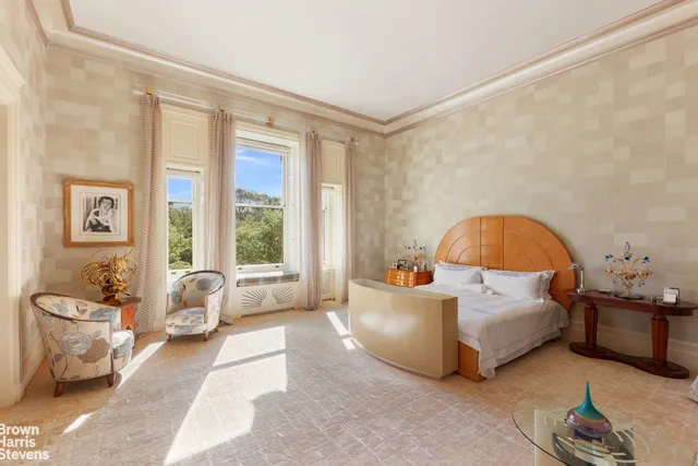 a dinning table and chairs in the patio