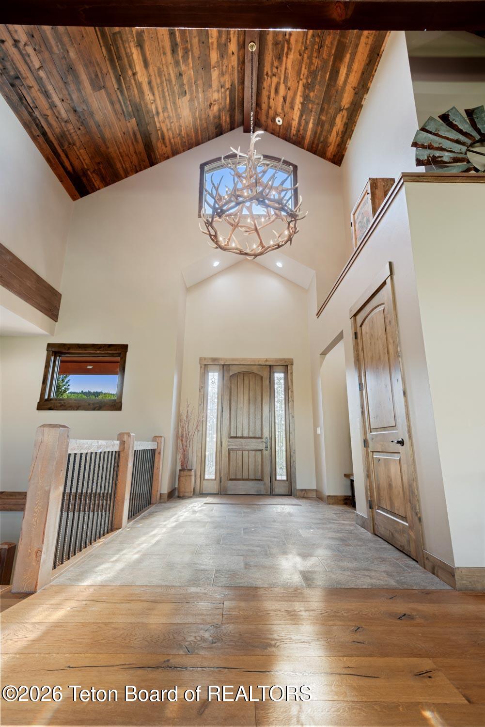 29 White Point Road Cora, WY 82925 - Photo 14 of 102 Interior front entrance