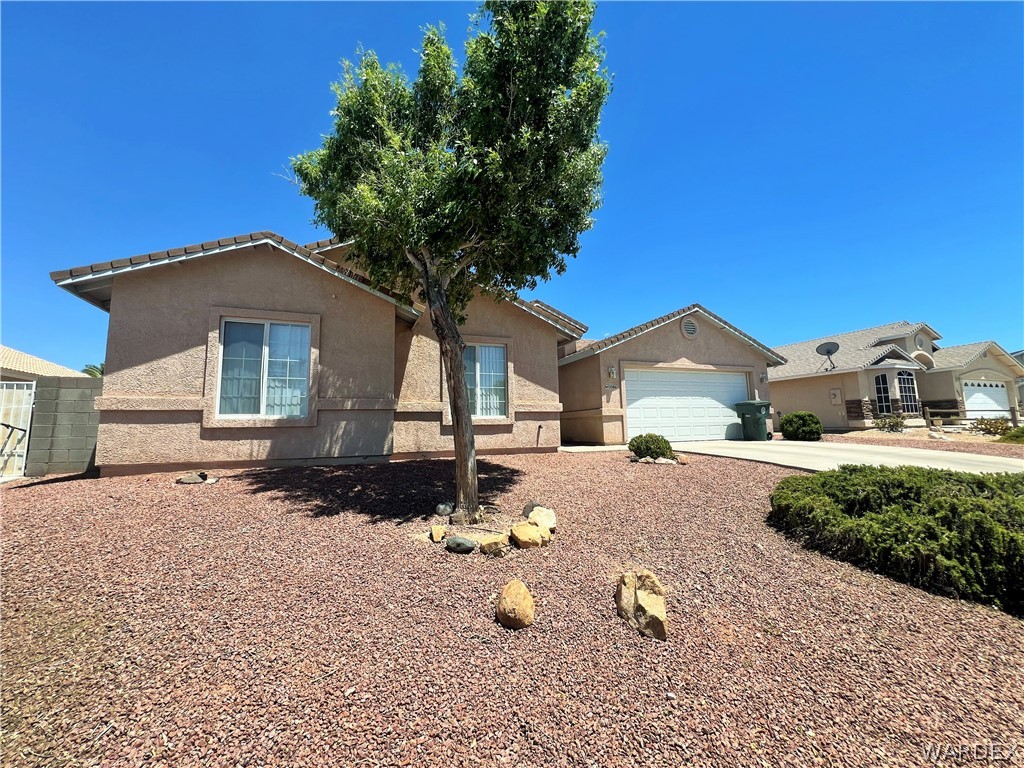 2086 Ranch Road Kingman, AZ 86401 - Photo 2 of 28 Front of Structure