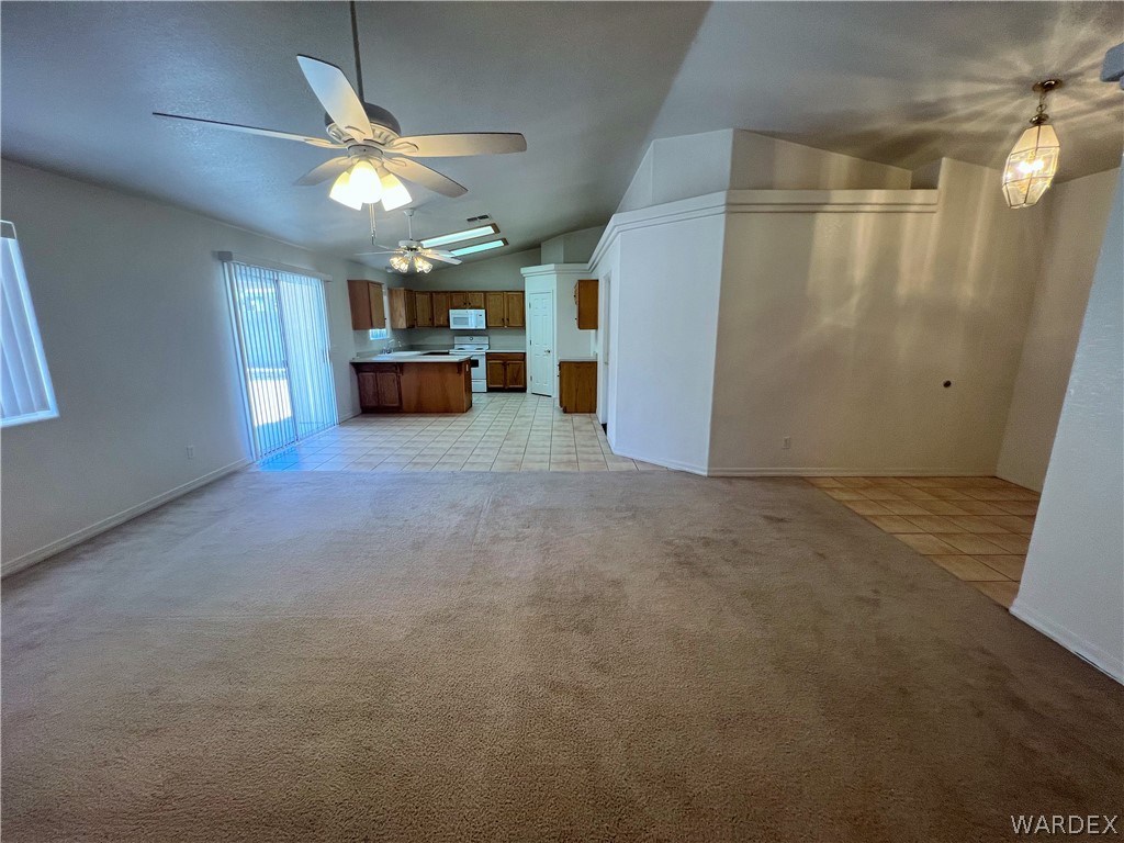 2086 Ranch Road Kingman, AZ 86401 - Photo 22 of 28 Living Room