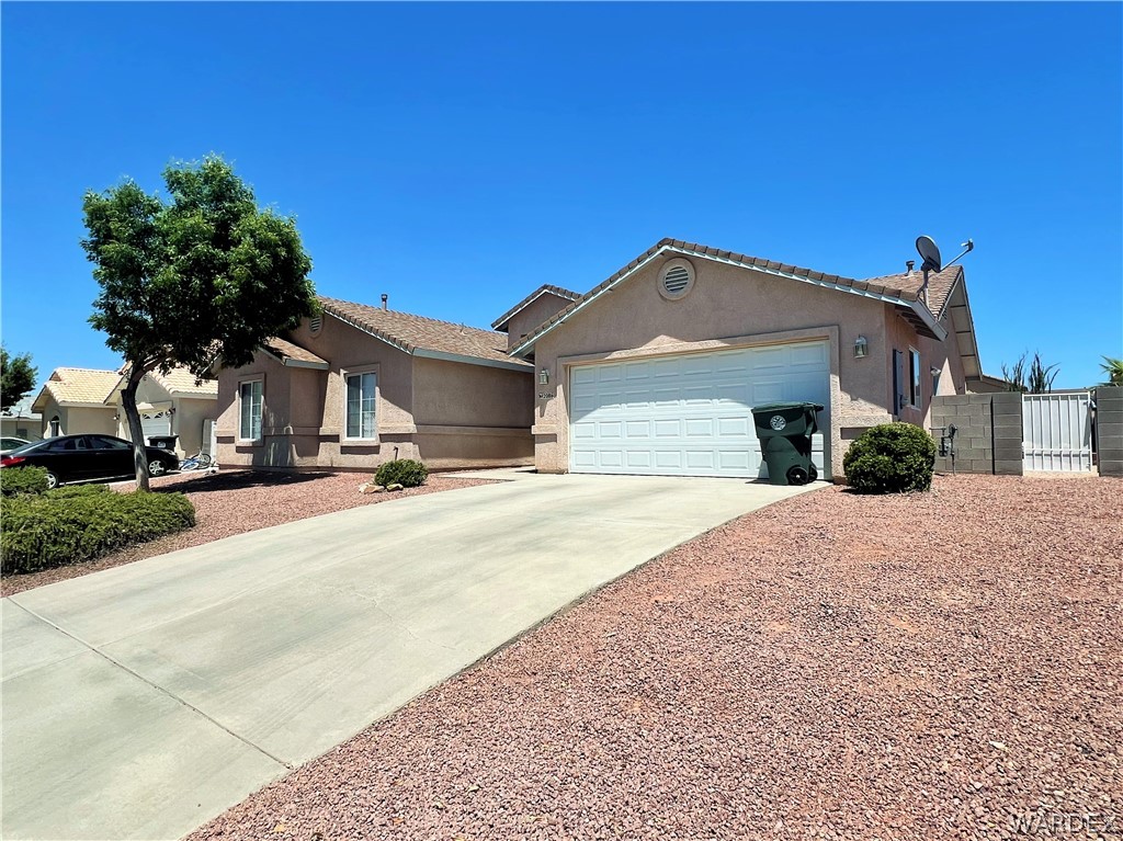 2086 Ranch Road Kingman, AZ 86401 - Photo 3 of 28 Front of Structure